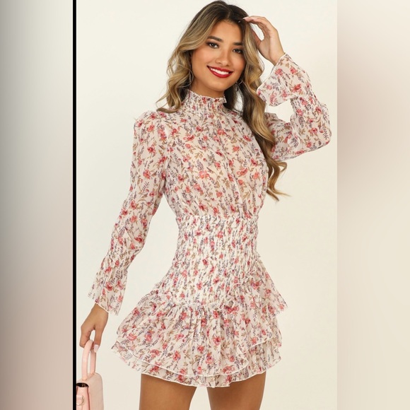 Princess Polly, Size Small "Strolling the Streets" size US 4. - Picture 4 of 11